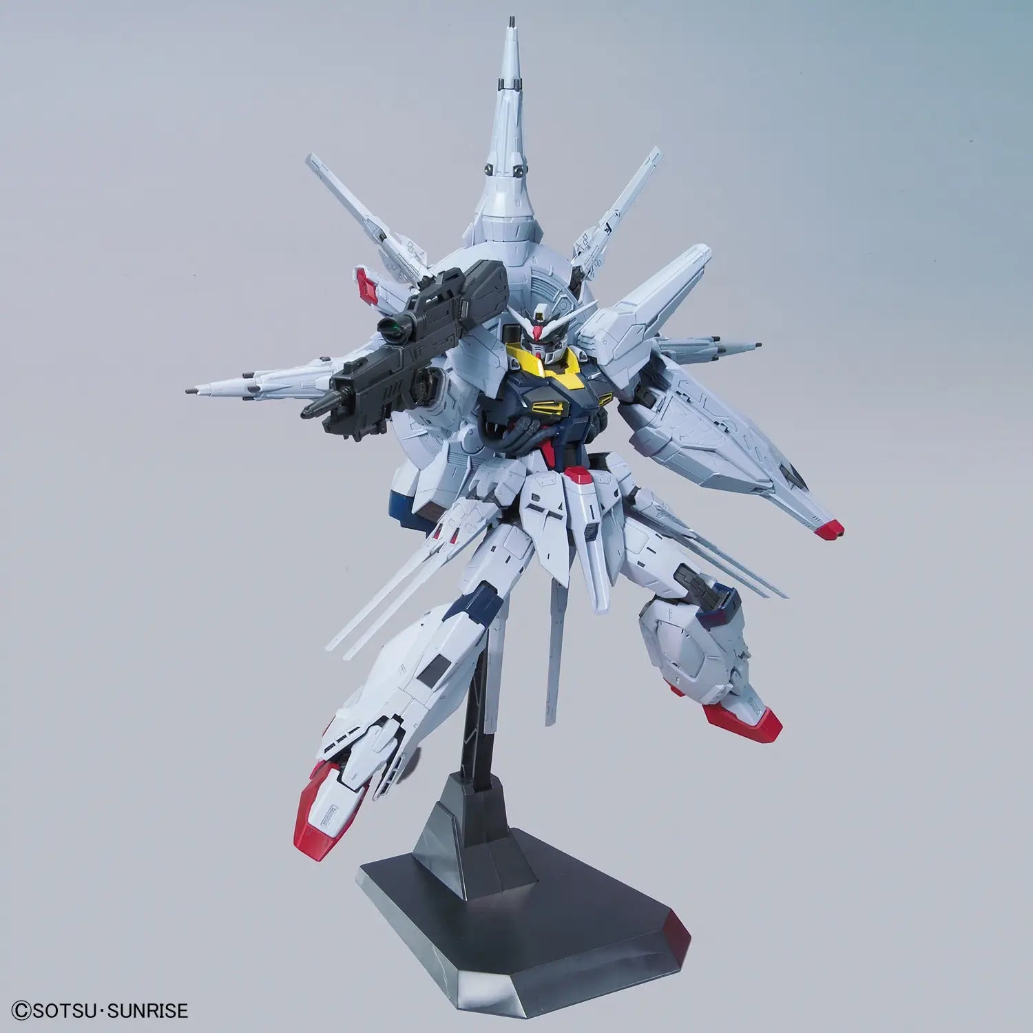 BANDAI MG 1/100 PROVIDENCE GUNDAM BANDAI MG 1/100 PROVIDENCE GUNDAM
